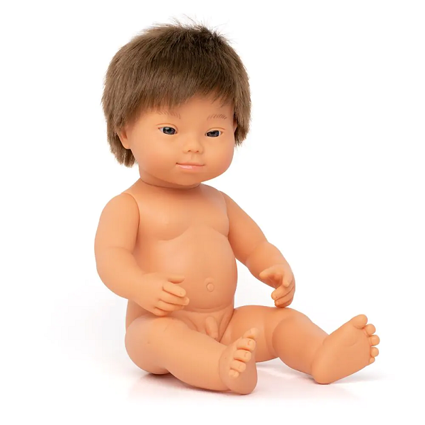 Bebé síndrome de down caucásico 38 cm.